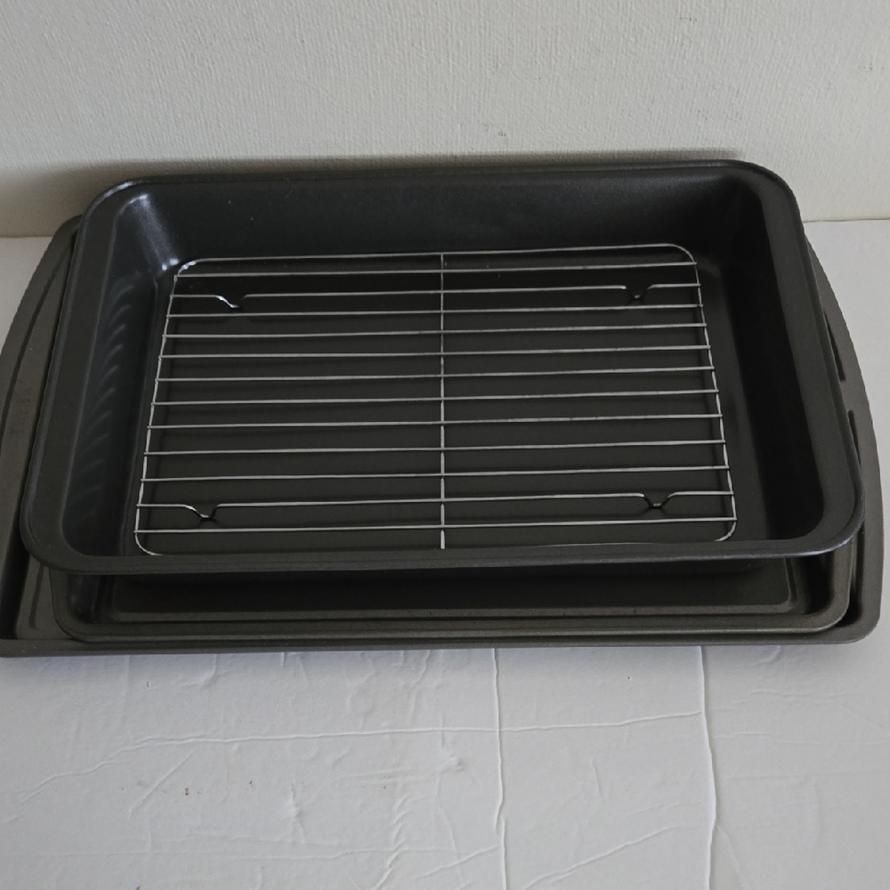 Three Piece Non-Stick Gray Roasting Pan Set with Rack